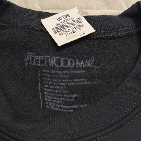 JCPenney Black Fleetwood Mac Graphic Sweatshirt! - Picture 3 of 3